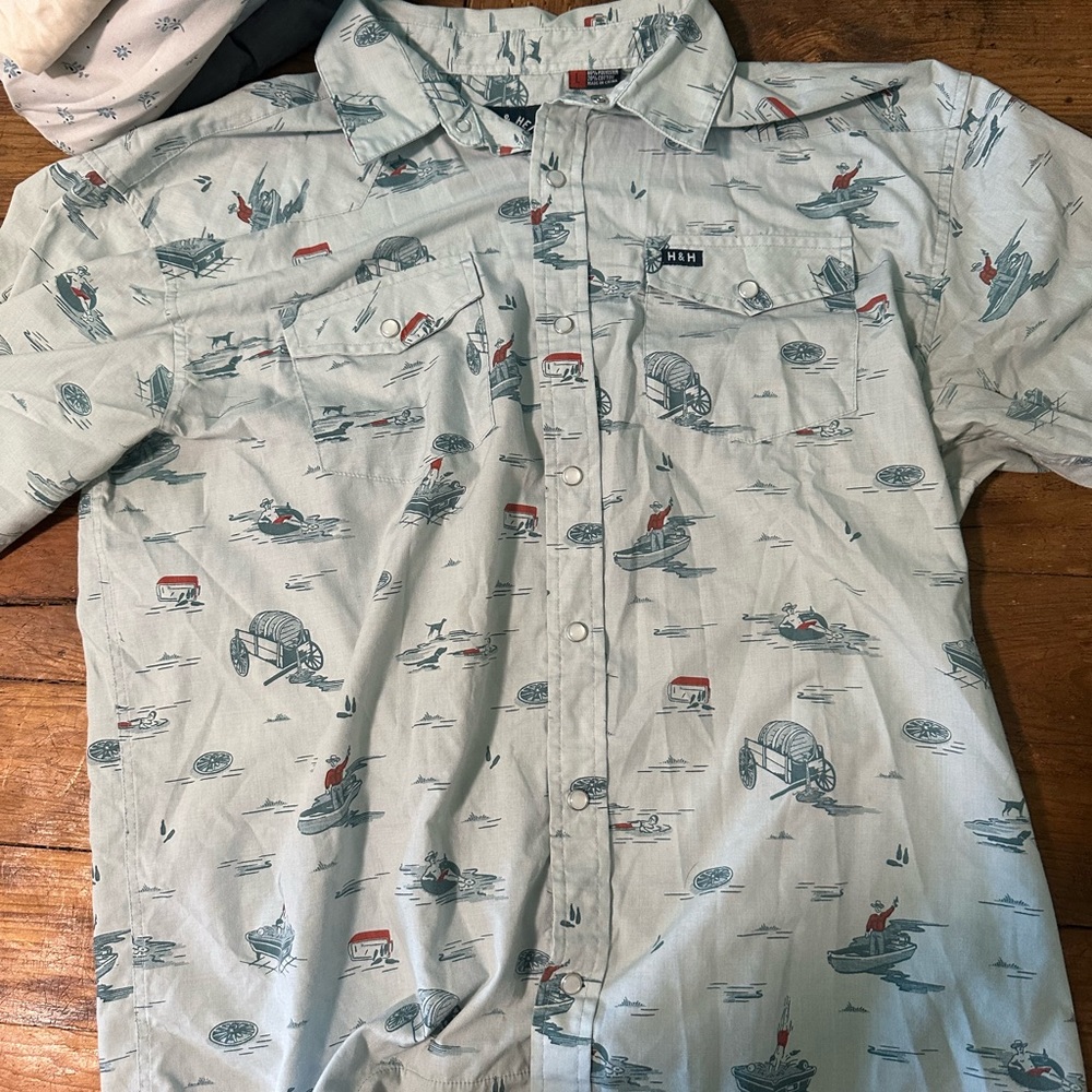 Howler brothers short sleeve pearl snap. Large